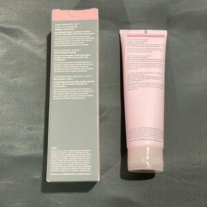 Mary Kay TIMEWISE Age Minimize 3D 4-IN-1 Cleanser.